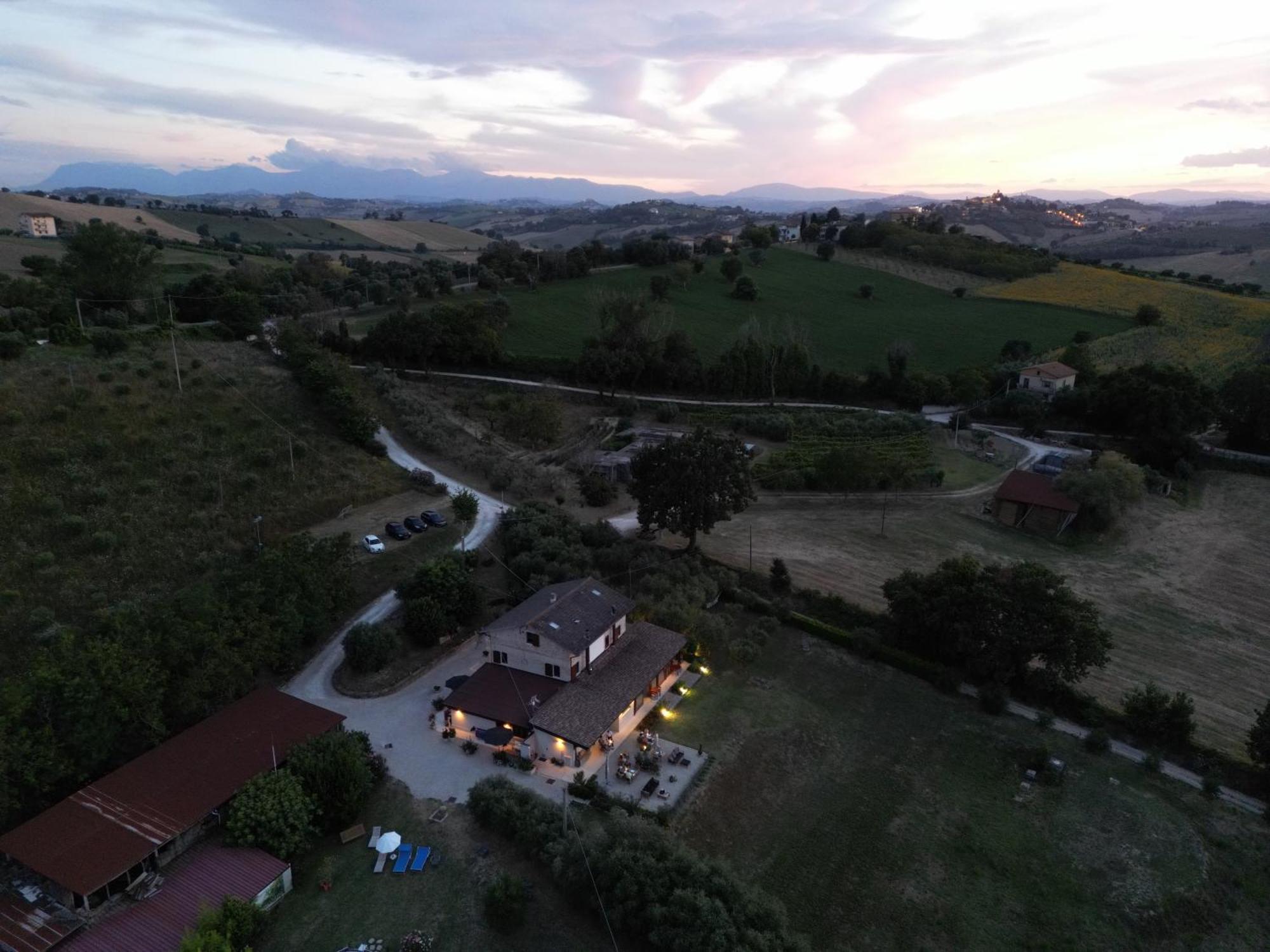 Gastronomic B&B Carlocarla Monte San Pietrangeli エクステリア 写真